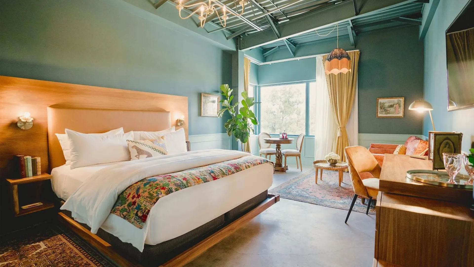 5 Airport Hotels Close to Sixth Street Area in Austin