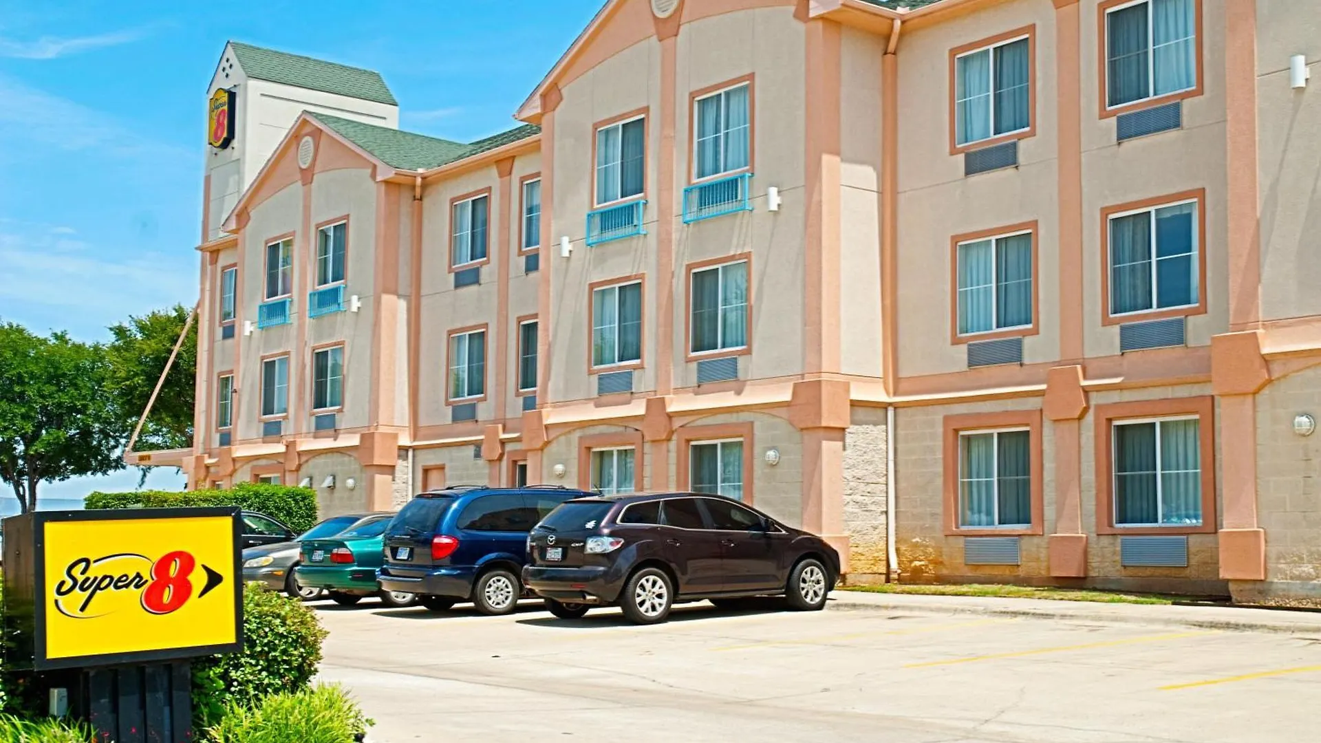 Where to Stay Near Cottonwood Creek Park: 10 Airport Hotels in Irving
