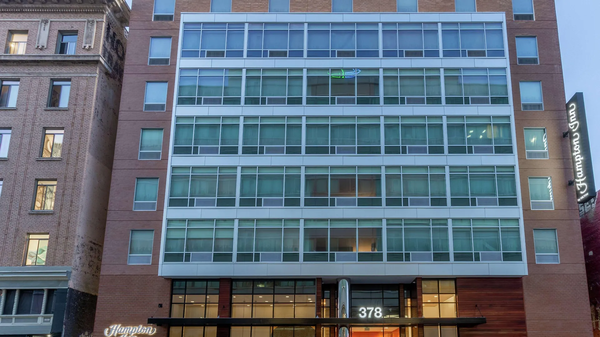 7 Smart Business Hotels Near Oakland Museum Worth Booking