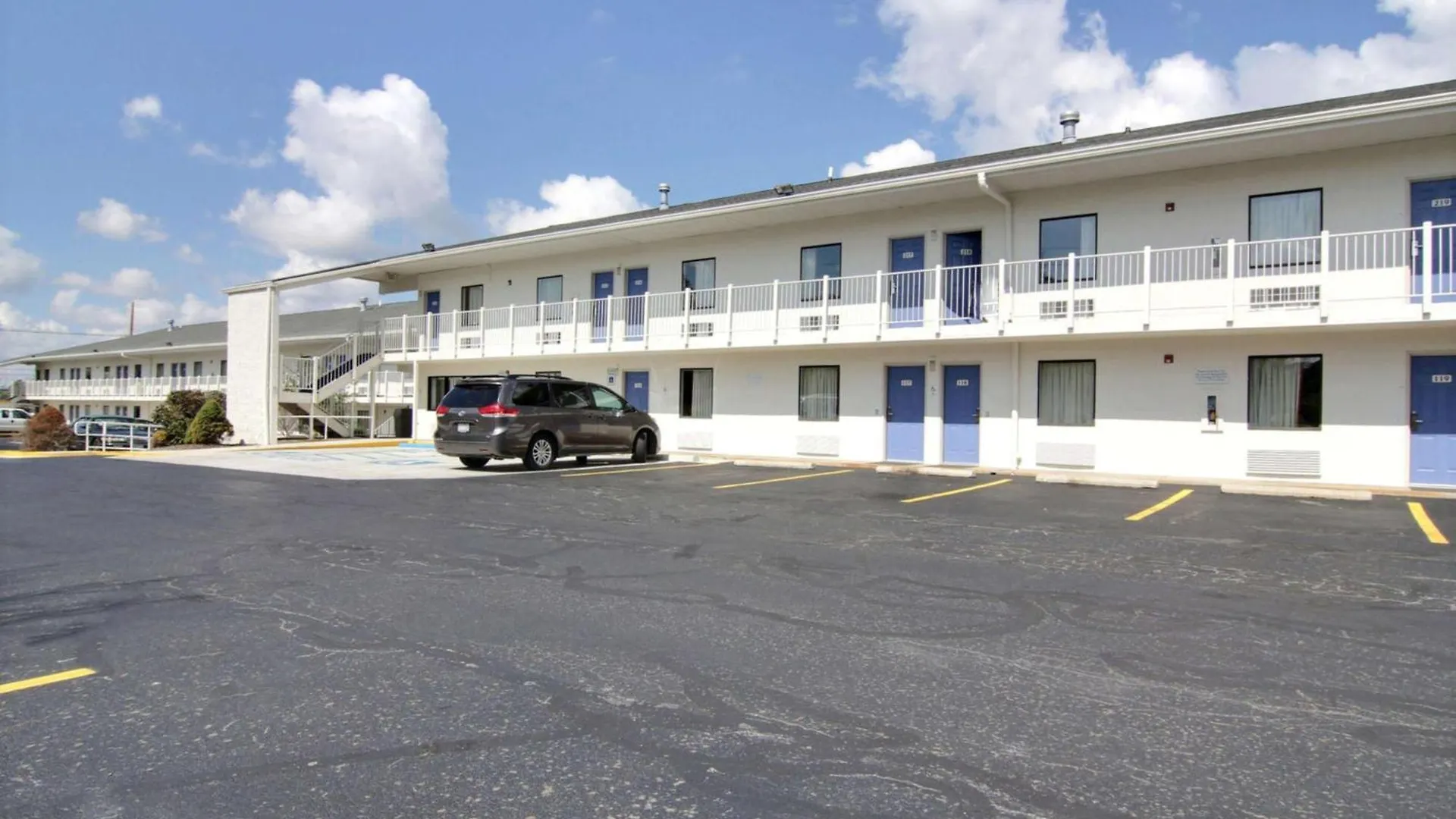 7 Airport Hotels Close to Memphis Kiddie Park, Cleveland