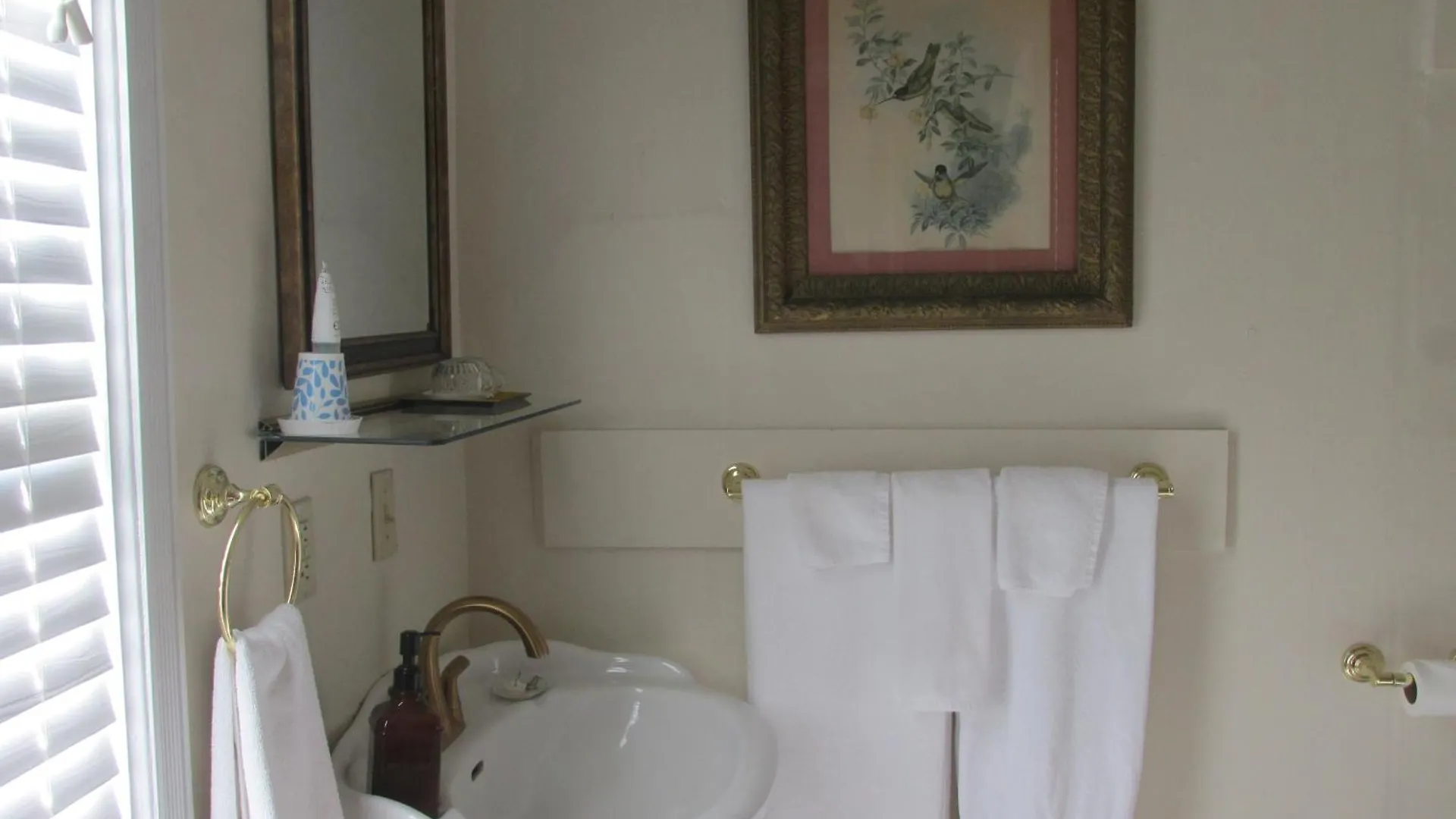 Staying in Blue Ridge Mountains: 10 Central Hotels Compared