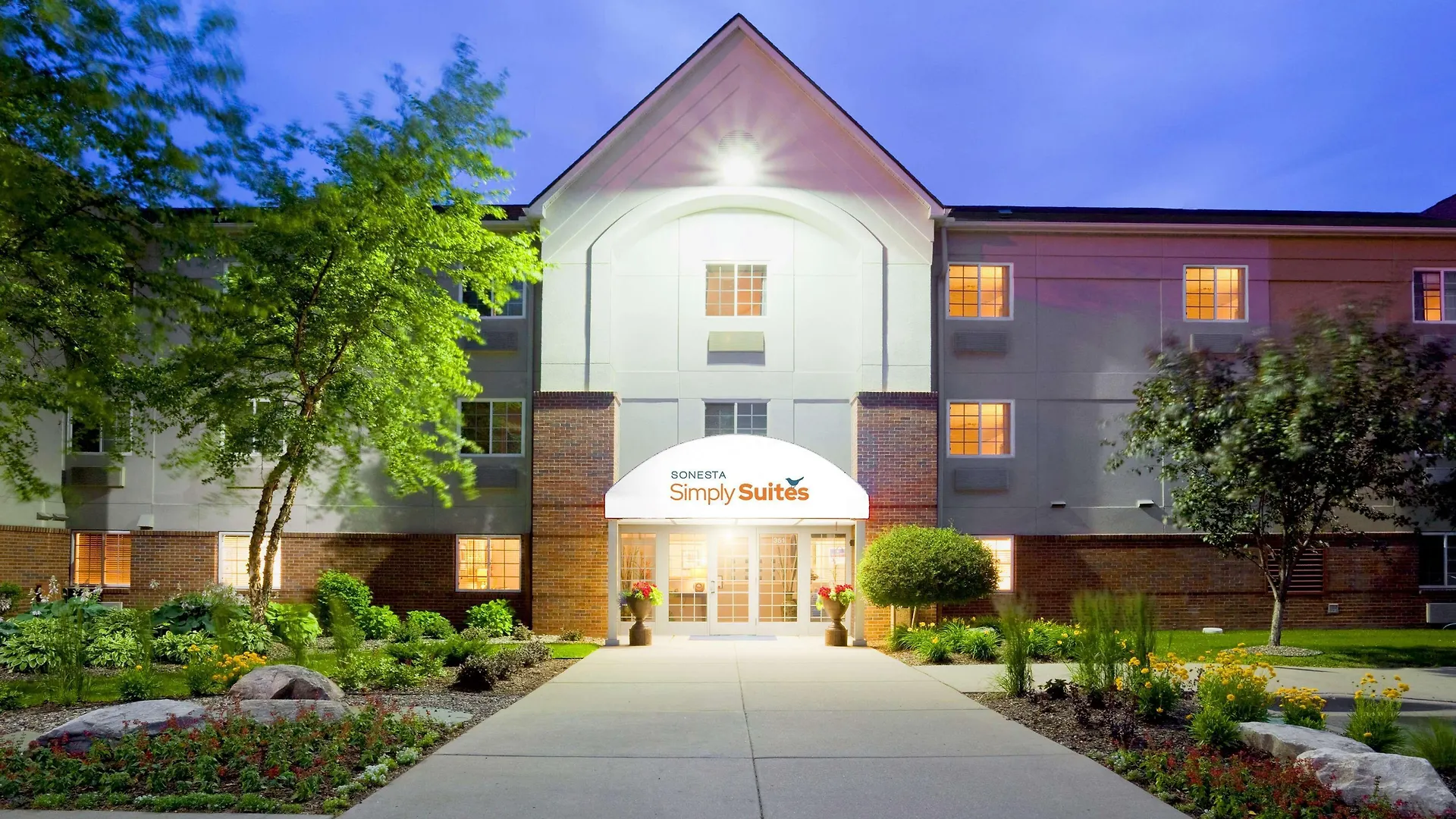 5 Top-Rated 3-Star Hotels Close to American Girl Minneapolis