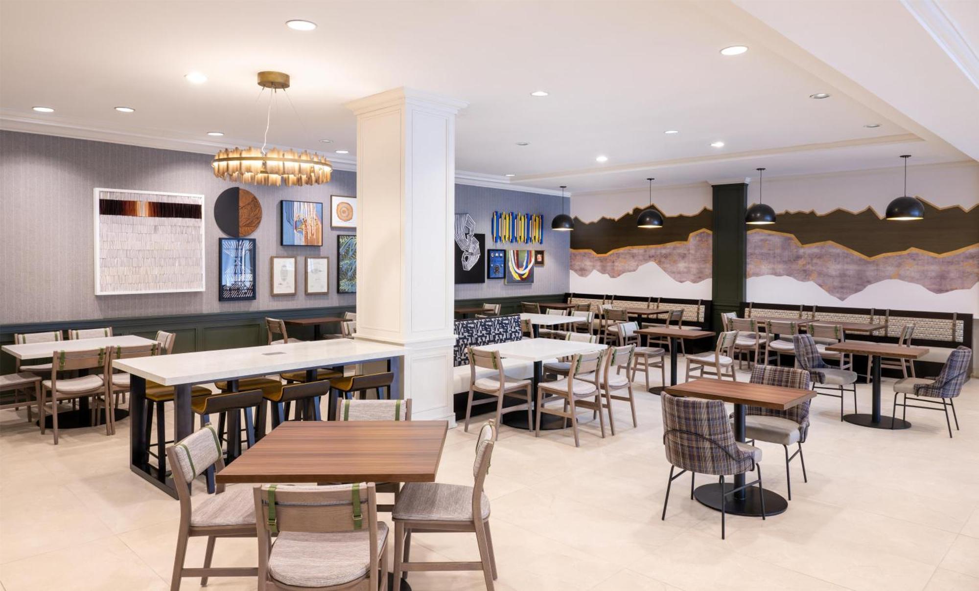 Staying Near Crestmoor Park: 5 Family Hotels Compared