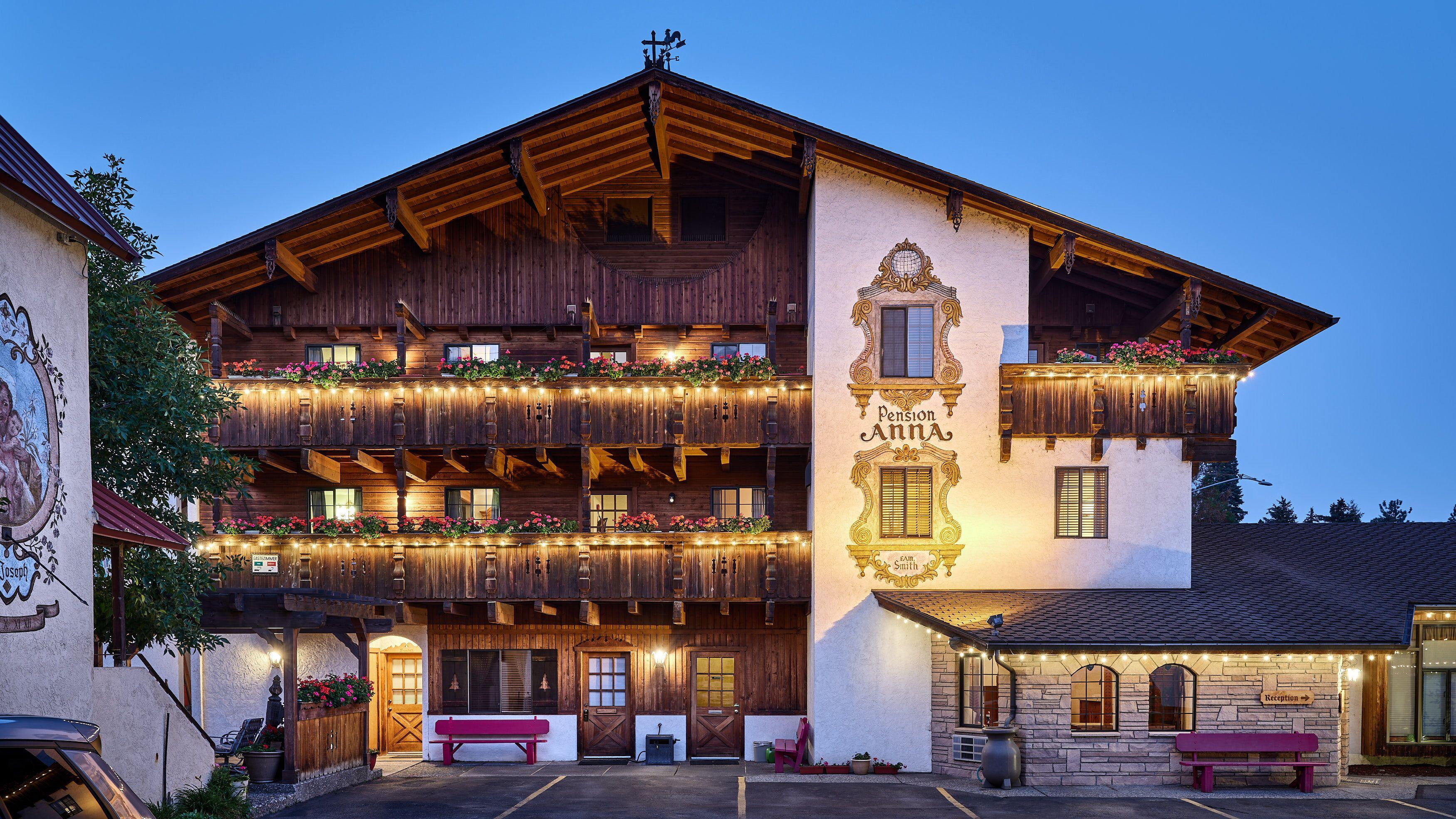 Staying Near Front Street Park: 4 Central Leavenworth Hotels Compared